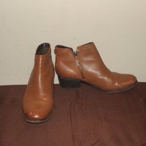 LADIES CLARKS ANKLE BOOTIES - 8 1/2